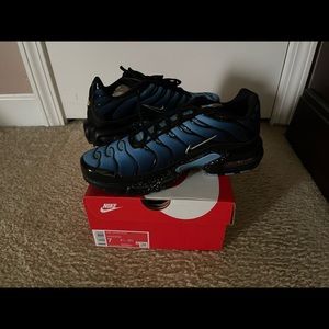 Brand new Mens size 7 Air Max Plus sneakers